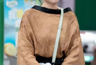 李雪琴居然都这么瘦了，我还以为是韩国女团成员呢