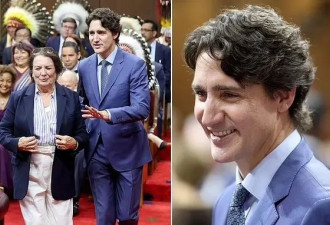 杜鲁多欢迎国王时这样穿 网友狂吐槽！
