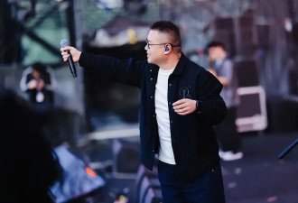 岳云鹏1580元演唱会被吐槽，五音不全却要开演唱会，圈钱太明显