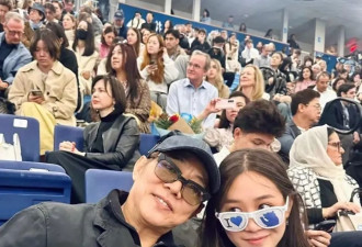 李连杰炫耀4个女儿大学毕业！自嘲小学文凭都没