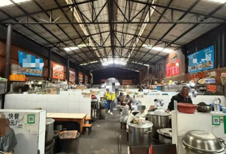 丽江古城一网红“隐藏美食地”被指“像公厕”