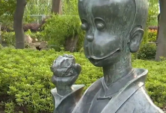 苏州一公园“司马光砸缸”雕塑被指像猴，官方回应