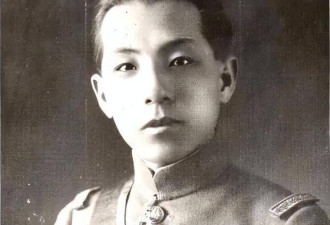 赵一荻有多美？16岁时在香山留影，美若天仙