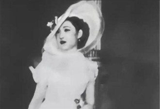 赵一荻有多美？16岁时在香山留影，美若天仙