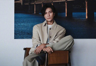 陈坤晒儿子毕业照，惊觉他是“男版张柏芝”，周迅值得吗？