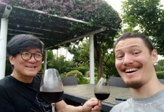周华健混血儿子结婚现场，新娘穿旗袍身材好，34岁周厚安海量帅照曝光！