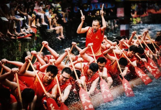 进入龙舟赛季，女将破浪而来
