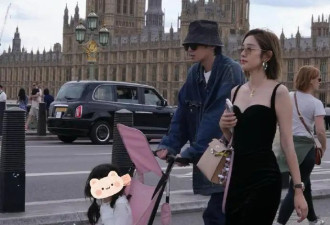 网友伦敦偶遇张若昀唐艺昕夫妇带娃 一家三口其乐融融