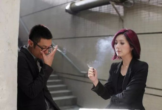 国企同事全都在办公室吸烟！领导竟劝一起抽 男子这样做绝了