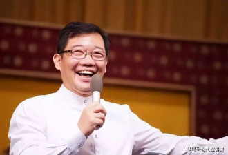 他把黄家驹念成黄家“狗”，以为幽默却意外断送前程