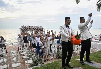中国第一对同志情侣在泰国完婚