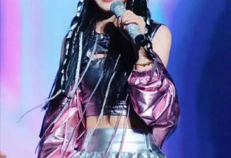 小沈阳家乡演唱会翻车！女儿登台唱跳跑调遭吐槽