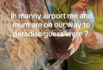 女网红和妈妈在飞机上闹事 航班急降加国