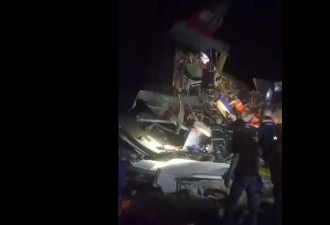 战机潜艇挨轰铁路爆炸 俄总统官邸附近工厂也遭焚