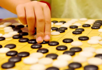 9岁棋童坠亡，同学称其曾遭父亲踢踹 ....