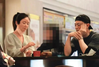 49岁林心如一家三口被偶遇，素颜低调似路人，8岁女儿长大很漂亮