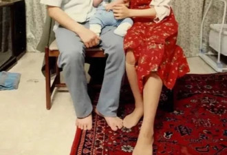 李在明带老婆一起亮相，新第一夫人叫金惠景
