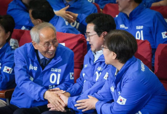 “政坛不死鸟”李在明：从刺杀幸存到权力巅峰