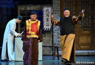年近80的王刚，为了儿子在舞台上拼命奋斗