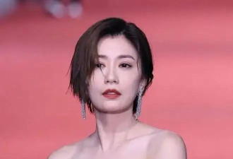50岁贾静雯惊艳宛如少女！肤白貌美身材火辣性感撩人