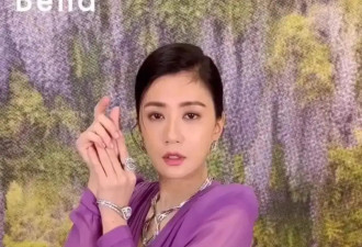 50岁贾静雯惊艳宛如少女！肤白貌美身材火辣性感撩人