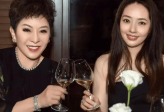 表面是乖乖女，背地是狠角色？