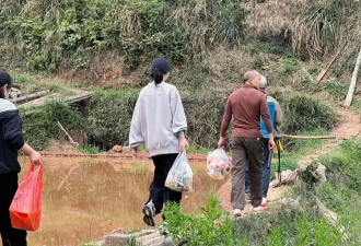 44岁柳岩回湖南衡阳老家探亲，柳岩哥哥罕见露面，祖宅典雅温馨！