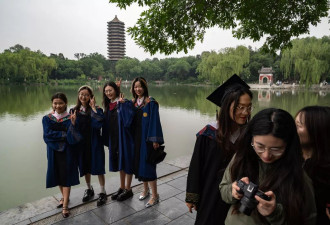 中国与美国争夺科研人才，特朗普贡献“神助攻”