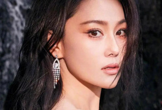 张馨予臀桥重量突破100斤！性感女神火辣身材全靠锻炼
