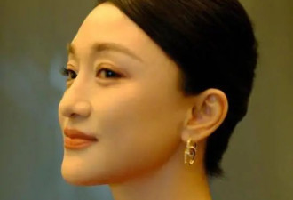 51岁周迅：“丁克”半生，低调现身肿瘤医院，早年人体画价值千万