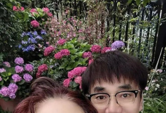 61岁范明和大六岁富婆妻秀恩爱，南京别墅曝光，花园上百平带泳池