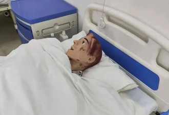 我19岁，因为没有鼻子，被骂上热搜