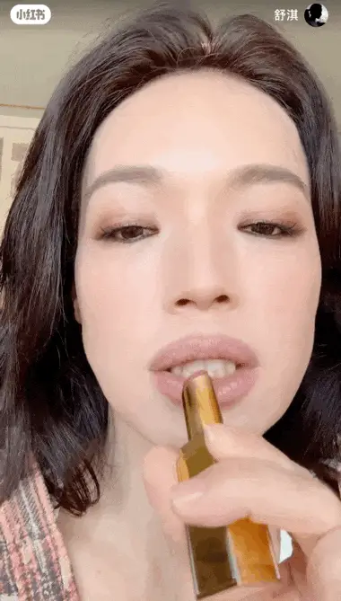 谁说有白发就不能活力满满，她第一个不答应