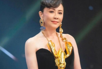女人过了50这些配饰千万别碰 廉价俗气还没气质