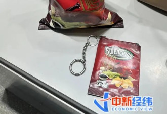 巴黎世家推出“北京烤鸭”包，售价15500元！