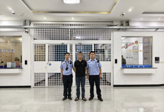 喝了三斤白酒后司机开启"智驾"上高速 竟睡着了