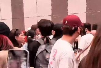 王思聪现身澳门权志龙演唱会！身边围着一群女伴