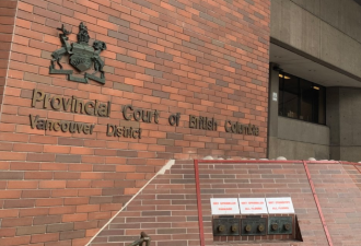 温哥华男子好心劝架被刺穿心脏而死 ：杀人者被判刑5年