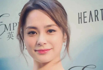 44岁阿娇机场亮相，又复胖了身材圆润，网友：第一眼以为是孕妇