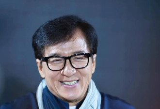 成龙再次被谣传病逝，谣言称其突发脑溢血死亡，联合国降半旗致哀