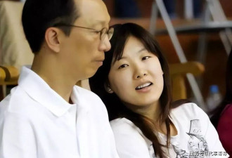 伏明霞后悔吗？丈夫已是七旬老人，儿子才满20