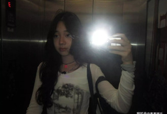 小S的13岁小女儿玩自拍，抹红唇烫波浪卷发
