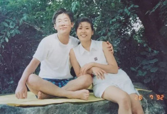 58岁韩国新总统夫人：嫁潜力股，穿搭亲民，品位完胜硅胶脸前任