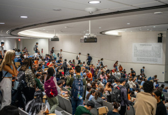 对华签证风波下，中国学生重新审视赴美留学