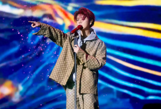 鹿晗演唱会抢票在线人数超45万 邓超：抢不到票只能自己开了