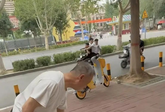 探访出考场跪谢爷爷的双胞胎老家:老房子奖状贴满