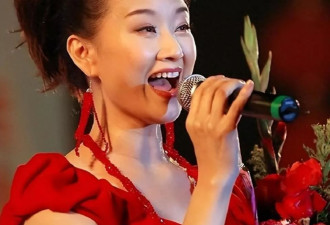 "销声匿迹"11年,与丈夫相约丁克的宋祖英已成人生赢家