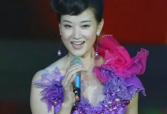 "销声匿迹"11年,与丈夫相约丁克的宋祖英已成人生赢家