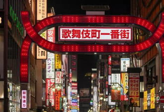 在最后的红灯区，看见50岁女人们的爱与欲