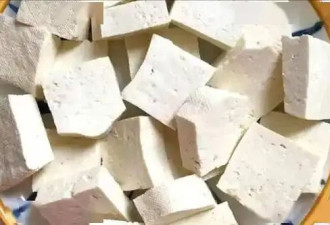 “吃饭八分饱”错了？医生：过了60岁吃饭要...